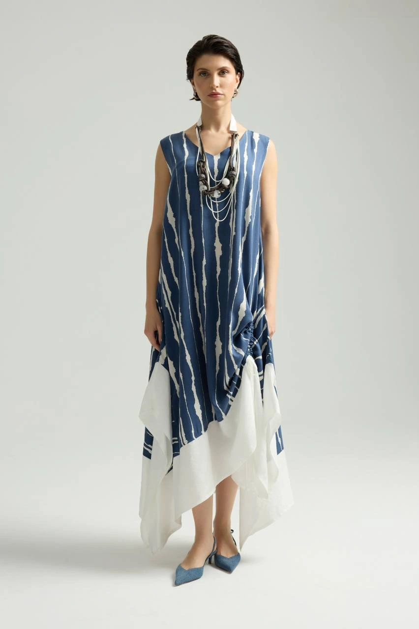 Темно-синий